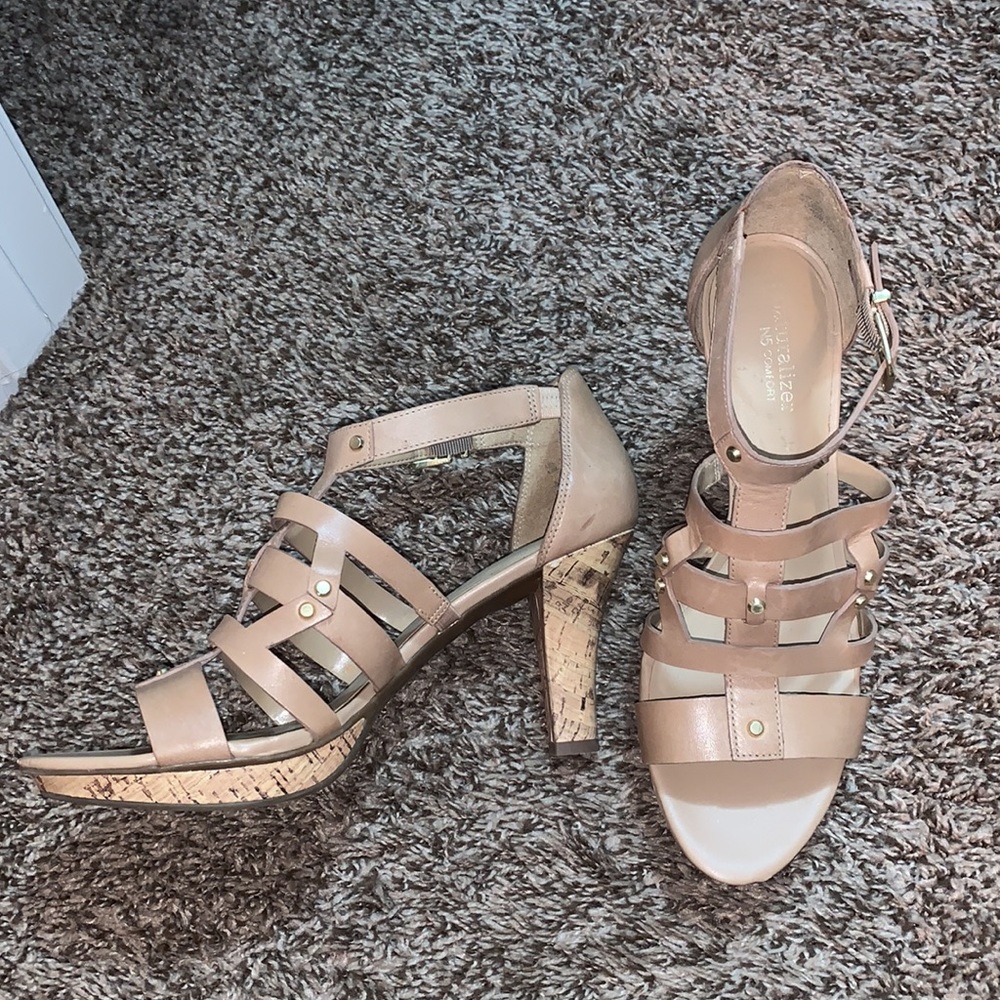 Tan genuine leather Naturalizer heels sandals